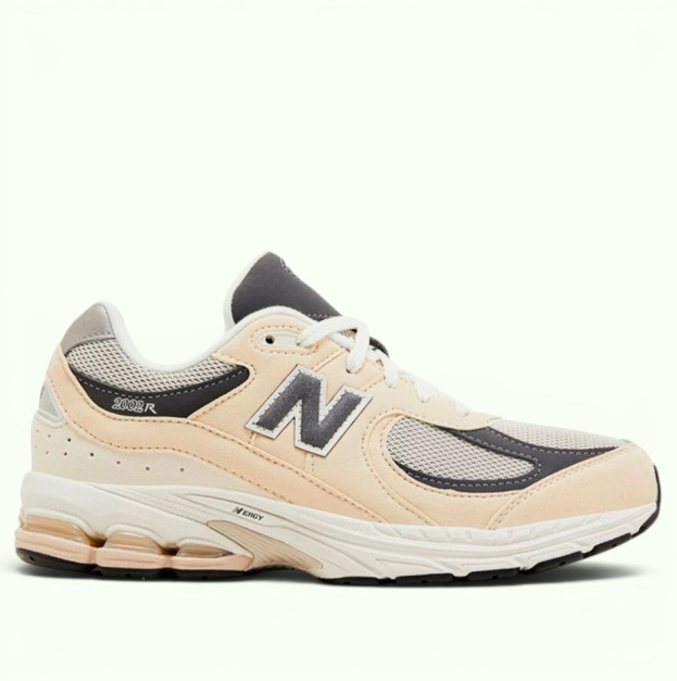 New Balance 2002R Sandstone Magnet (GC2002FA)