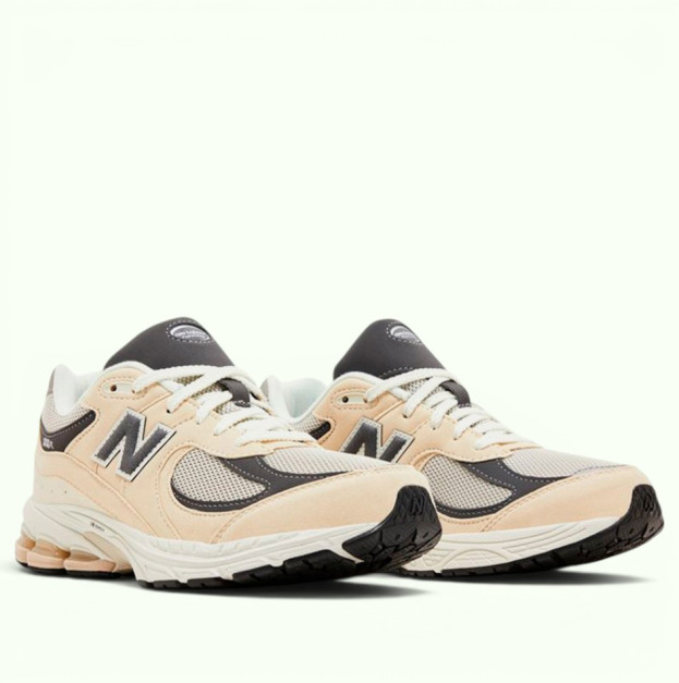 New Balance 2002R Sandstone Magnet (GC2002FA)
